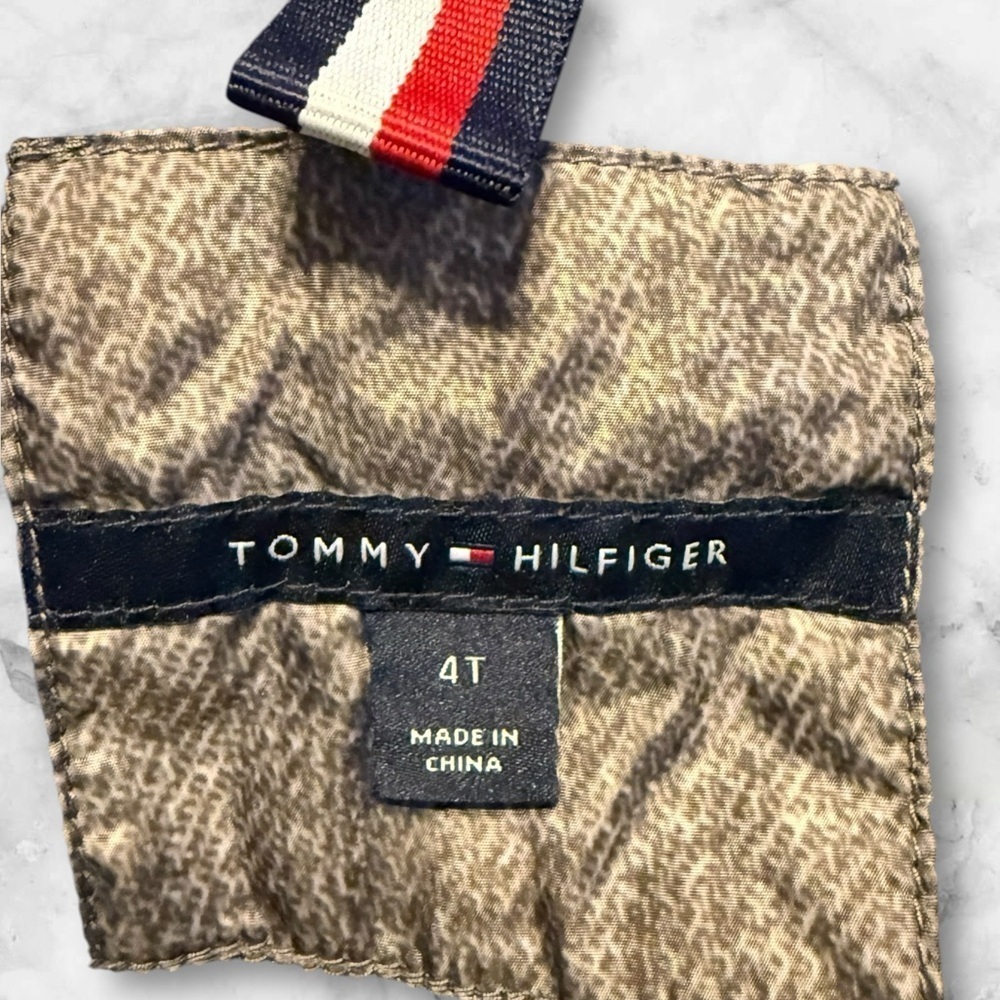 Toddler Tommy Hilfiger puffer coat size 4T - Picture 5 of 6